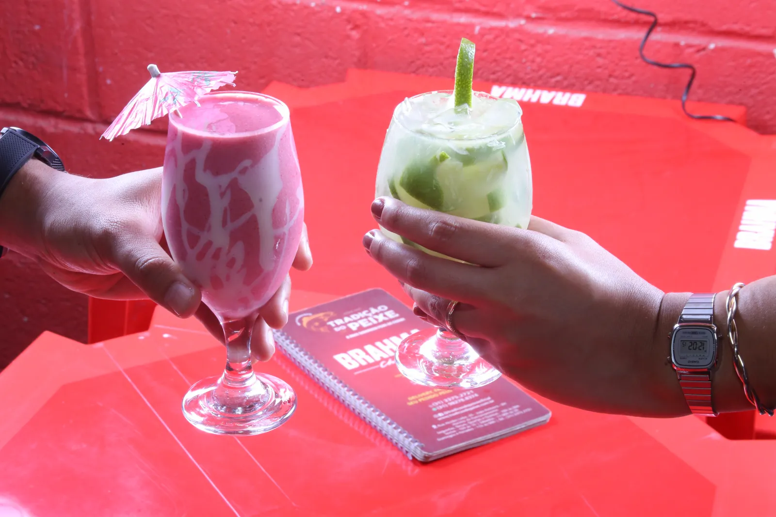Brinde com drinks da casa
