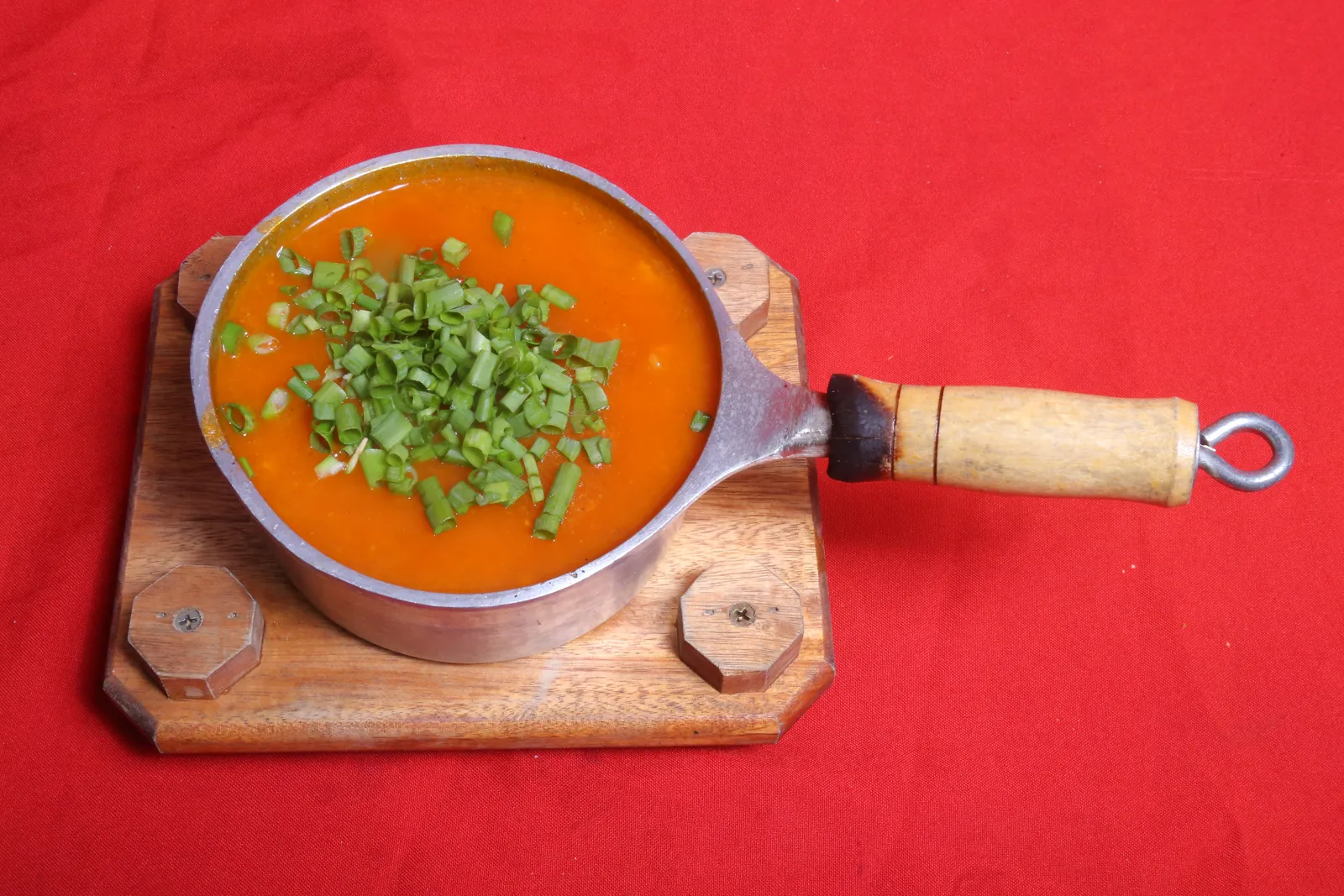 Caldo servido quente