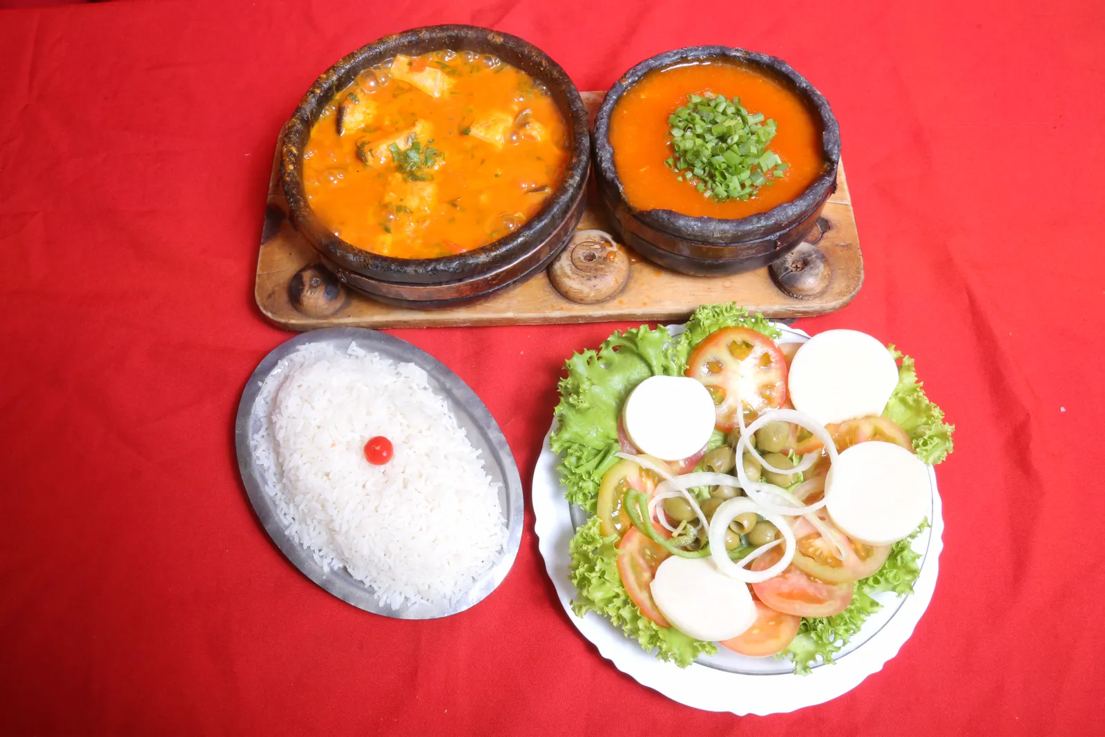 Moqueca da casa com arroz e salada